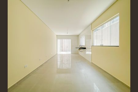 Casa à venda com 150m², 3 quartos e 2 vagas Casa à venda com 150m², 3 quartos e 2 vagasCozinha