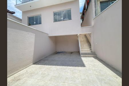 Casa à venda com 150m², 3 quartos e 2 vagas Casa à venda com 150m², 3 quartos e 2 vagasGaragem