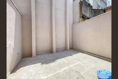 Casa à venda com 150m², 3 quartos e 2 vagas Casa à venda com 150m², 3 quartos e 2 vagasQuintal