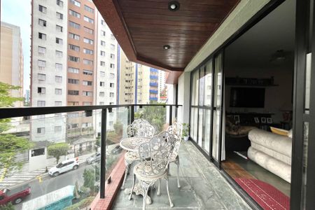 Apartamento à venda com 216m², 4 quartos e 3 vagas Apartamento à venda com 216m², 4 quartos e 3 vagasVaranda da Sala