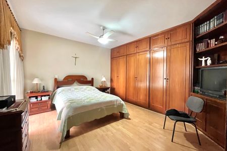 Apartamento à venda com 216m², 4 quartos e 3 vagas Apartamento à venda com 216m², 4 quartos e 3 vagasSuíte 1