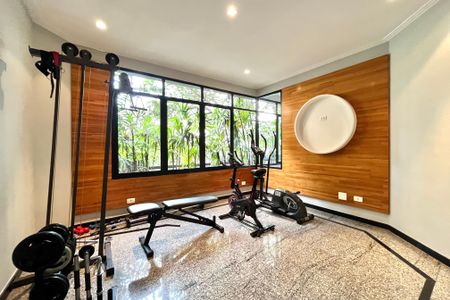 Apartamento à venda com 216m², 4 quartos e 3 vagas Apartamento à venda com 216m², 4 quartos e 3 vagasÁrea comum - Academia
