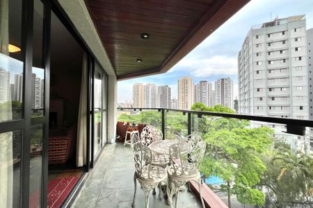 Apartamento à venda com 216m², 4 quartos e 3 vagas Apartamento à venda com 216m², 4 quartos e 3 vagasVaranda da Sala