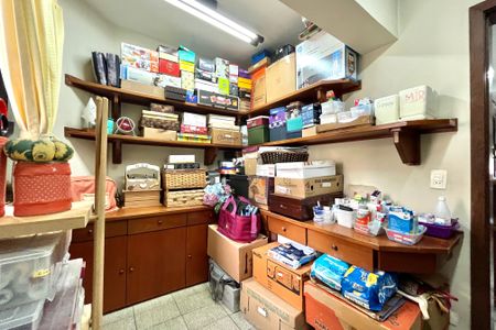 Apartamento à venda com 216m², 4 quartos e 3 vagas Apartamento à venda com 216m², 4 quartos e 3 vagasQuarto de Serviço