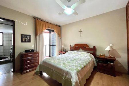 Apartamento à venda com 216m², 4 quartos e 3 vagas Apartamento à venda com 216m², 4 quartos e 3 vagasSuíte 1