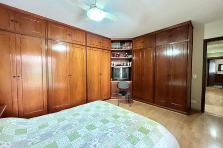 Apartamento à venda com 216m², 4 quartos e 3 vagas Apartamento à venda com 216m², 4 quartos e 3 vagasSuíte 1
