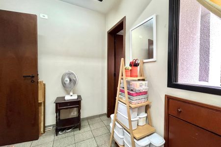 Apartamento à venda com 216m², 4 quartos e 3 vagas Apartamento à venda com 216m², 4 quartos e 3 vagasQuarto de Serviço