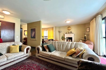 Apartamento à venda com 216m², 4 quartos e 3 vagas Apartamento à venda com 216m², 4 quartos e 3 vagasSala