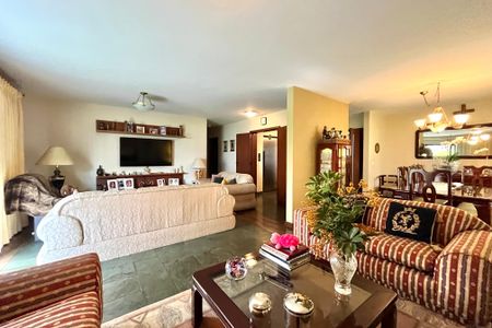 Apartamento à venda com 216m², 4 quartos e 3 vagas Apartamento à venda com 216m², 4 quartos e 3 vagasSala