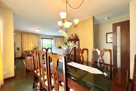 Apartamento à venda com 216m², 4 quartos e 3 vagas Apartamento à venda com 216m², 4 quartos e 3 vagasSala