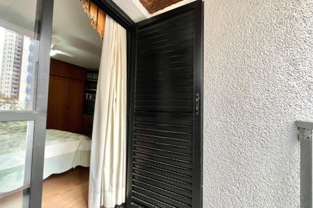 Apartamento à venda com 216m², 4 quartos e 3 vagas Apartamento à venda com 216m², 4 quartos e 3 vagasVaranda da Suíte 1