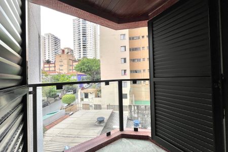 Apartamento à venda com 216m², 4 quartos e 3 vagas Apartamento à venda com 216m², 4 quartos e 3 vagasVaranda da Suíte 1