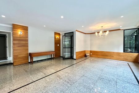Apartamento à venda com 216m², 4 quartos e 3 vagas Apartamento à venda com 216m², 4 quartos e 3 vagasÁrea comum - Salão de festas