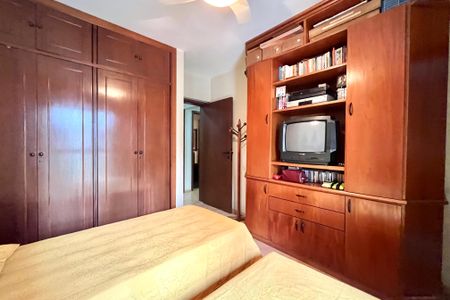 Apartamento à venda com 216m², 4 quartos e 3 vagas Apartamento à venda com 216m², 4 quartos e 3 vagasSuíte 2