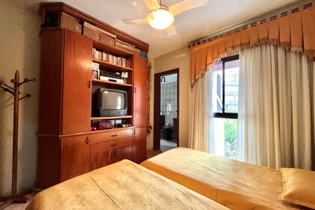 Apartamento à venda com 216m², 4 quartos e 3 vagas Apartamento à venda com 216m², 4 quartos e 3 vagasSuíte 2