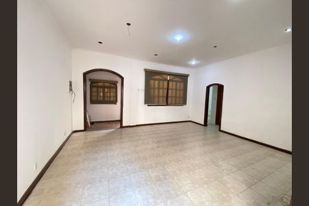Casa para alugar com 140m², 2 quartos e sem vaga Casa para alugar com 140m², 2 quartos e sem vagaSala