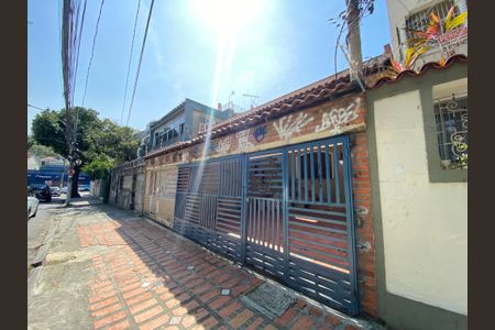 Casa para alugar com 140m², 2 quartos e sem vaga Casa para alugar com 140m², 2 quartos e sem vagaFachada