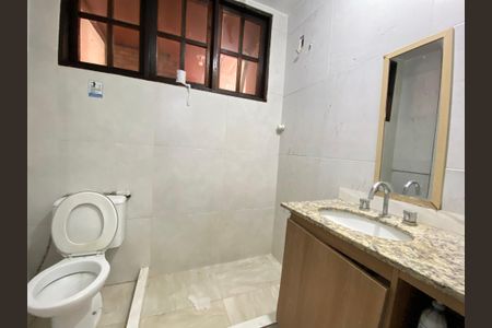 Casa para alugar com 140m², 2 quartos e sem vaga Casa para alugar com 140m², 2 quartos e sem vagaBanheiro da Suíte 1