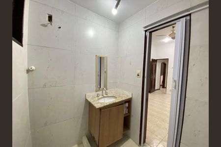 Casa para alugar com 140m², 2 quartos e sem vaga Casa para alugar com 140m², 2 quartos e sem vagaBanheiro da Suíte 1