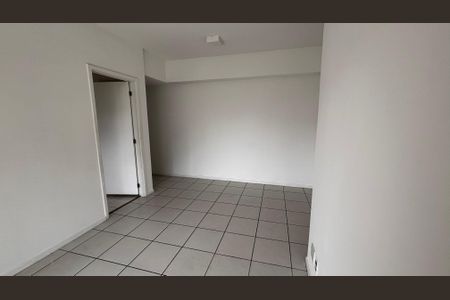 Sala de apartamento para alugar com 2 quartos, 71m² em Recreio dos Bandeirantes, Rio de Janeiro
