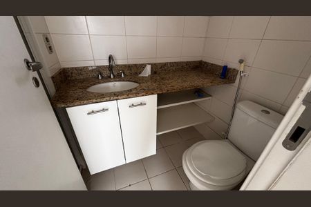 Apartamento para alugar com 71m², 2 quartos e 1 vagaBanheiro da Suíte 1