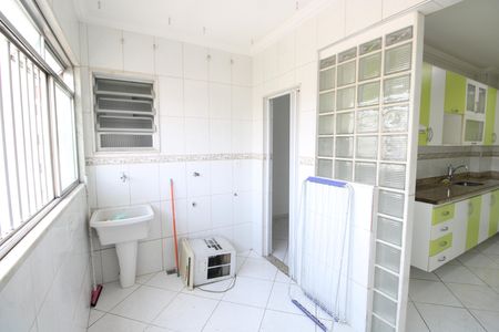 Apartamento à venda com 121m², 2 quartos e 1 vagaÁrea de Serviço