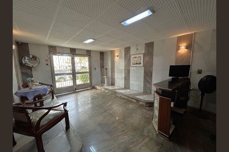 Apartamento à venda com 121m², 2 quartos e 1 vagaHall de entrada