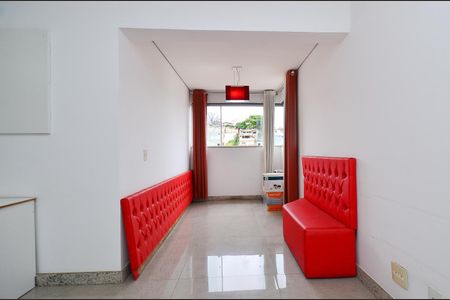 Sala  de apartamento para alugar com 3 quartos, 75m² em Cachoeirinha, Belo Horizonte