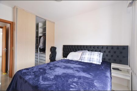 Apartamento à venda com 75m², 3 quartos e 2 vagas Apartamento à venda com 75m², 3 quartos e 2 vagasSuíte