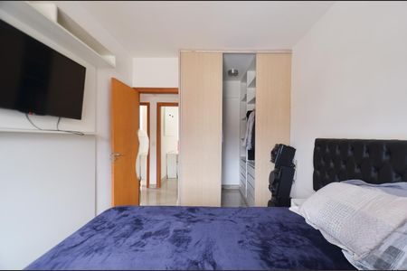 Apartamento à venda com 75m², 3 quartos e 2 vagas Apartamento à venda com 75m², 3 quartos e 2 vagasSuíte