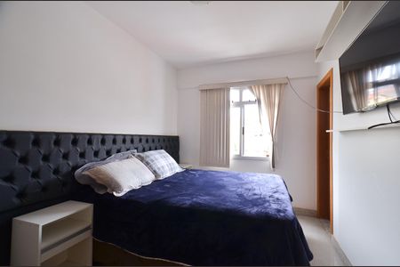 Apartamento à venda com 75m², 3 quartos e 2 vagas Apartamento à venda com 75m², 3 quartos e 2 vagasSuíte