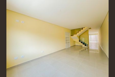Casa à venda com 150m², 3 quartos e 2 vagas Casa à venda com 150m², 3 quartos e 2 vagasSala