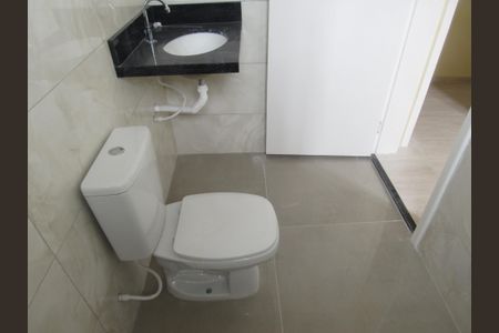 Casa à venda com 150m², 3 quartos e 2 vagasBanheiro da Suíte 2