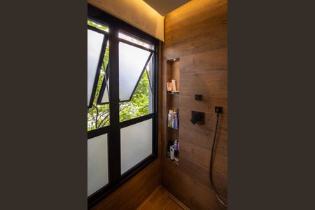 Apartamento à venda com 70m², 1 quarto e 2 vagasBanheiro Suíte 