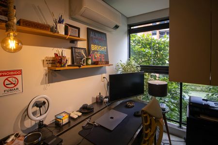 Apartamento à venda com 70m², 1 quarto e 2 vagasEscritório