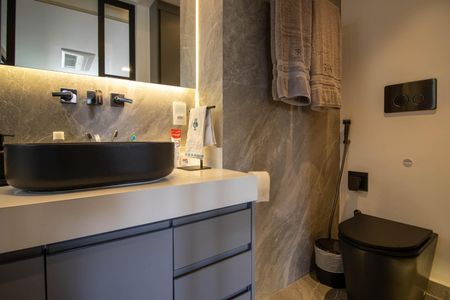 Apartamento à venda com 70m², 1 quarto e 2 vagasBanheiro Suíte 