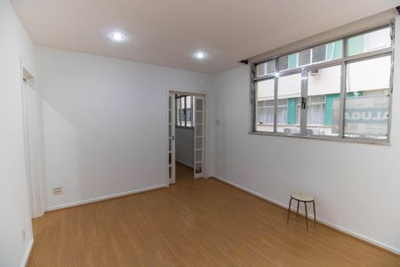 Apartamento à venda com 76m², 2 quartos e sem vagaSala