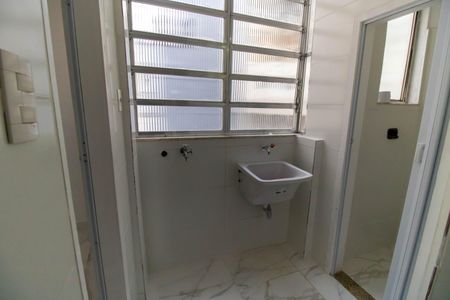 Apartamento à venda com 76m², 2 quartos e sem vagaCozinha e Área de Serviço