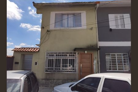 Casa à venda com 136m², 3 quartos e 2 vagas Casa à venda com 136m², 3 quartos e 2 vagasFachada