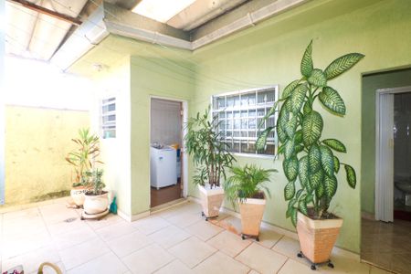 Casa à venda com 136m², 3 quartos e 2 vagas Casa à venda com 136m², 3 quartos e 2 vagasQuintal