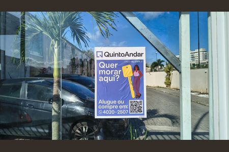 Plaquinha instalada de apartamento para alugar com 2 quartos, 80m² em Recreio dos Bandeirantes, Rio de Janeiro