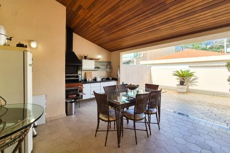 Casa à venda com 300m², 3 quartos e 5 vagasÁrea gourmet