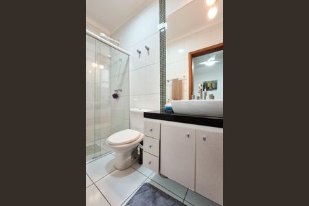 Casa à venda com 300m², 3 quartos e 5 vagasBanheiro da Suíte 2