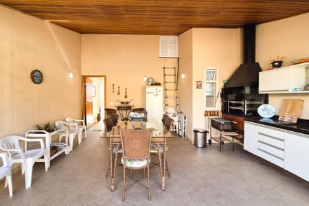 Casa à venda com 300m², 3 quartos e 5 vagasÁrea gourmet