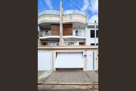 Casa à venda com 300m², 3 quartos e 5 vagasFachada