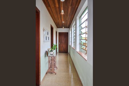 Casa para alugar com 160m², 3 quartos e 4 vagasCorredor