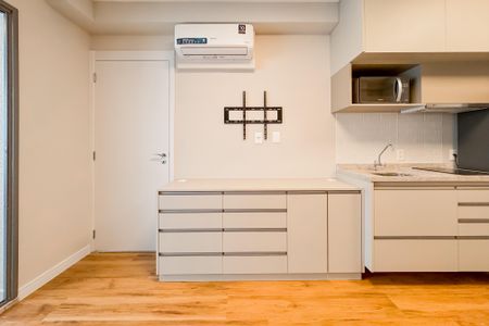 Studio à venda com 32m², 1 quarto e sem vaga Studio à venda com 32m², 1 quarto e sem vagaArmários