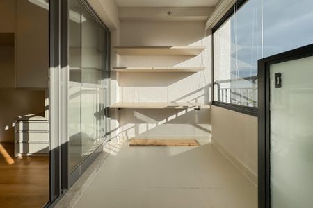 Studio à venda com 32m², 1 quarto e sem vaga Studio à venda com 32m², 1 quarto e sem vagaVaranda