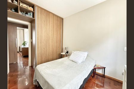 Apartamento à venda com 112m², 3 quartos e 2 vagas Apartamento à venda com 112m², 3 quartos e 2 vagasQuarto 1