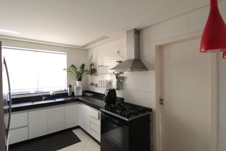 Apartamento para alugar com 240m², 4 quartos e 4 vagasCozinha